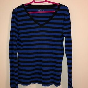 5/$25🖤 long sleeve shirt
